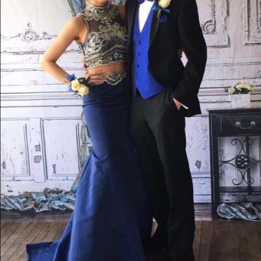 Prom dress - Picture 2 of 2